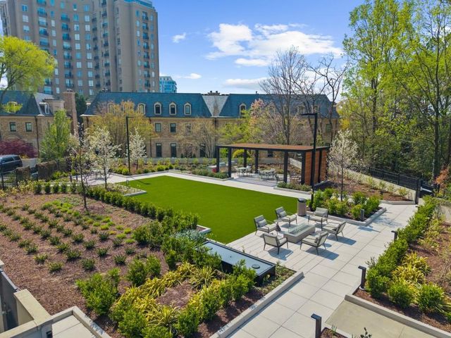 2660 Peachtree Road NW 16C, Atlanta, GA 30305