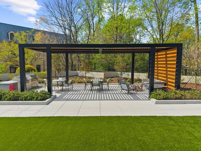 2660 Peachtree Road NW 16C, Atlanta, GA 30305