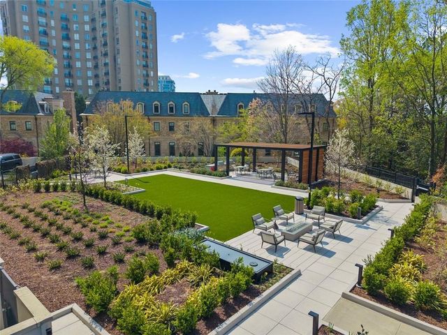 2660 Peachtree Road NW 16C, Atlanta, GA 30305