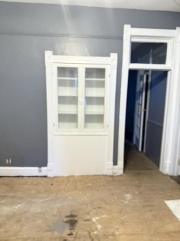 7237 S Stony Island Avenue, Chicago, IL 60649