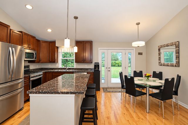 1403 Jefferson Street, Lake In The Hills, IL 60156