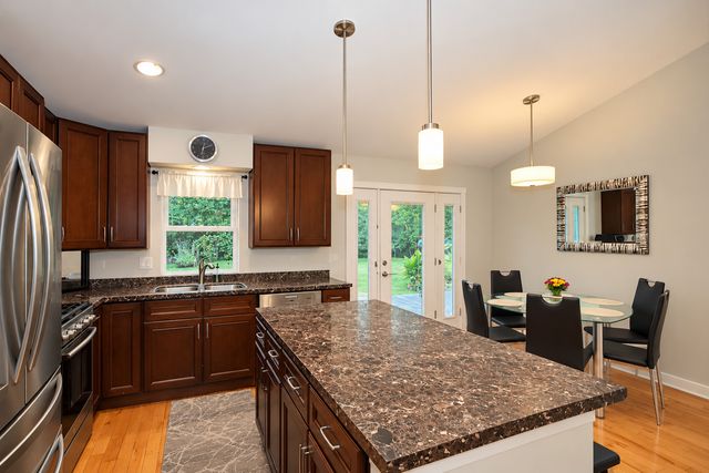 1403 Jefferson Street, Lake In The Hills, IL 60156