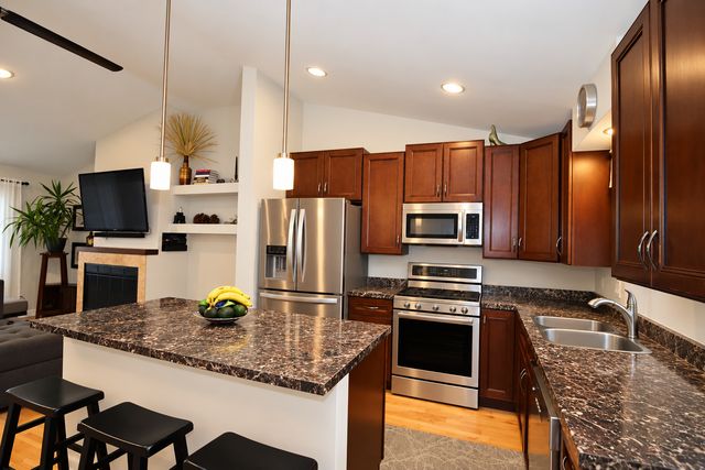 1403 Jefferson Street, Lake In The Hills, IL 60156