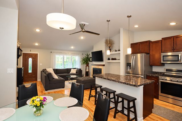 1403 Jefferson Street, Lake In The Hills, IL 60156