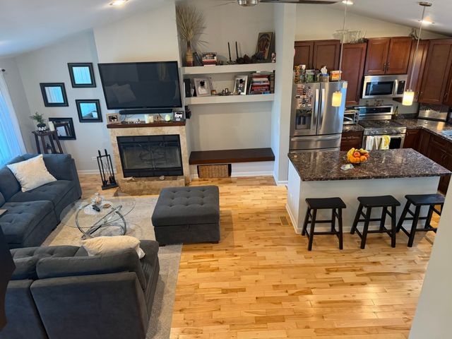 1403 Jefferson Street, Lake In The Hills, IL 60156