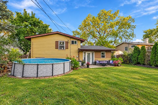 1403 Jefferson Street, Lake In The Hills, IL 60156