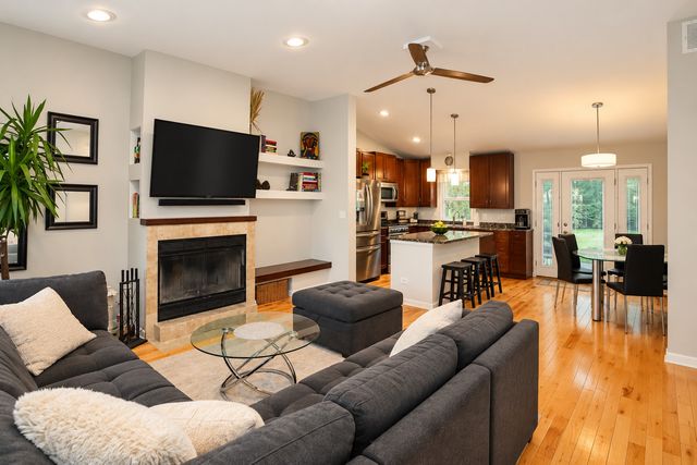 1403 Jefferson Street, Lake In The Hills, IL 60156