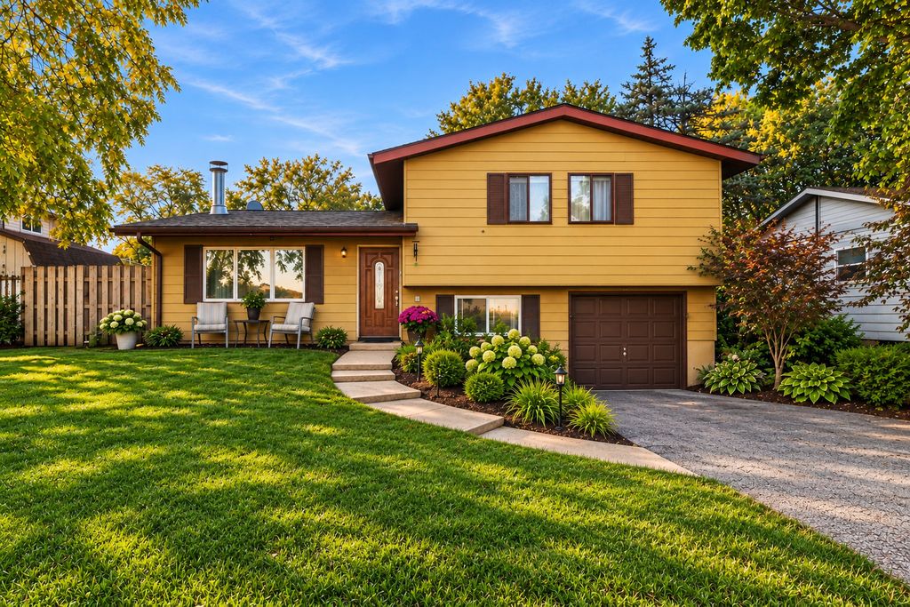 1403 Jefferson Street, Lake In The Hills, IL 60156
