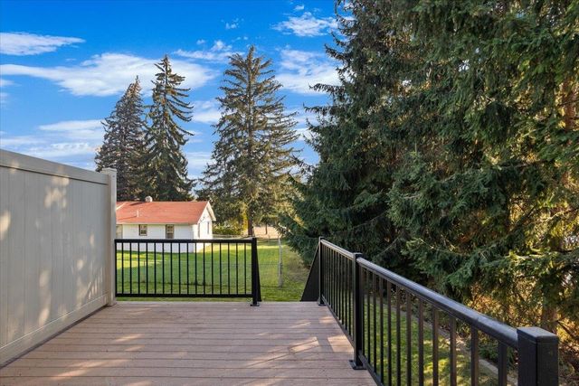 9304 N Mountain Ln, Spokane, WA 99218