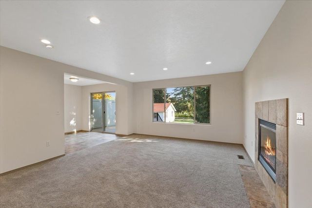 9304 N Mountain Ln, Spokane, WA 99218