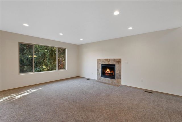 9304 N Mountain Ln, Spokane, WA 99218