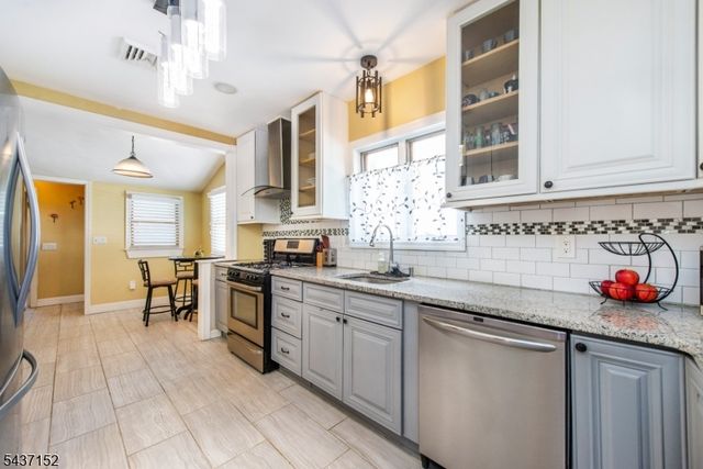 19 Grand Ave, Hanover Twp., NJ 07927