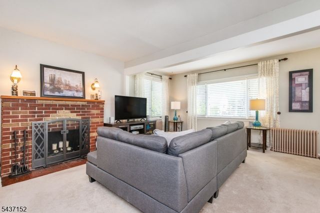 19 Grand Ave, Hanover Twp., NJ 07927