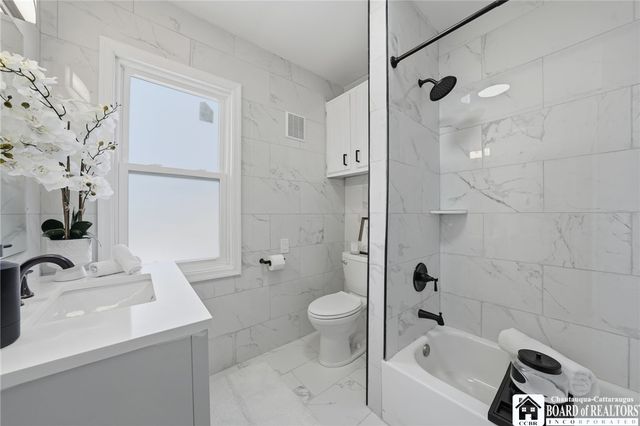 66 Woodside Avenue, Buffalo, NY 14220