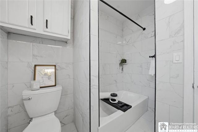 66 Woodside Avenue, Buffalo, NY 14220