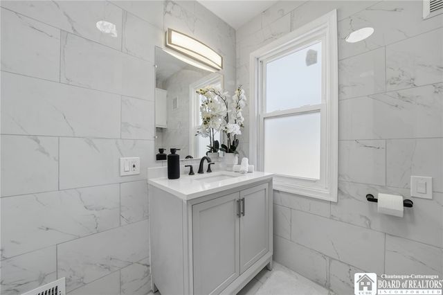 66 Woodside Avenue, Buffalo, NY 14220