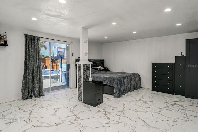 205 52ND AVENUE TERRACE E, Bradenton, FL 34203