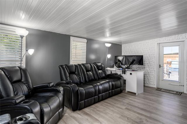 205 52ND AVENUE TERRACE E, Bradenton, FL 34203