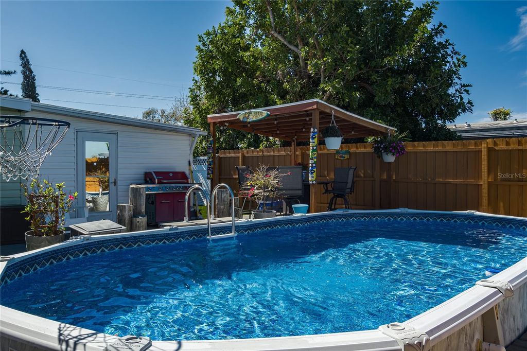 Image 22 of property listing at 205 52ND AVENUE TERRACE E, Bradenton, FL 34203