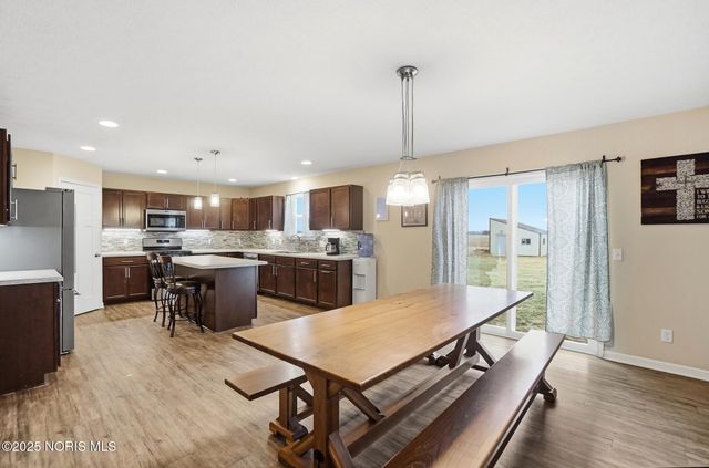 17267 Reams Road, Bowling Green, OH 43402