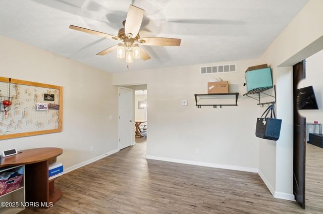 17267 Reams Road, Bowling Green, OH 43402