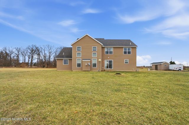 17267 Reams Road, Bowling Green, OH 43402