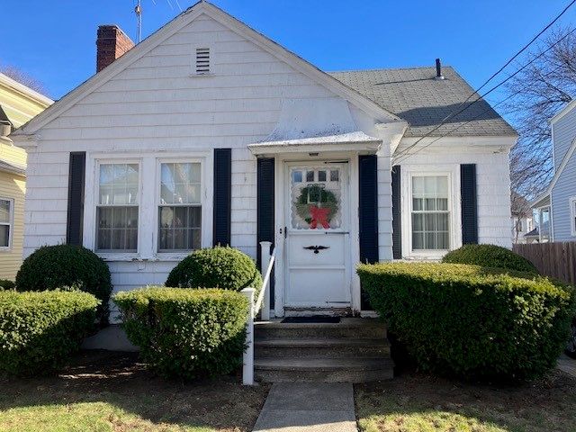 31 Rowan Street, Providence, RI 02908