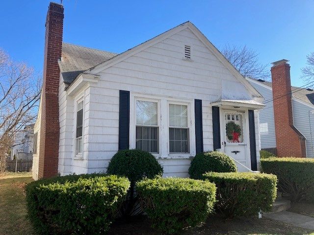 31 Rowan Street, Providence, RI 02908