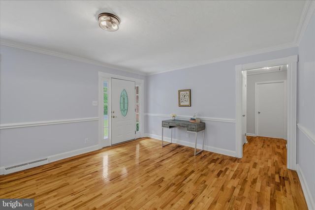 930 CHESTNUT HILL RD, Harpers Ferry, WV 25425