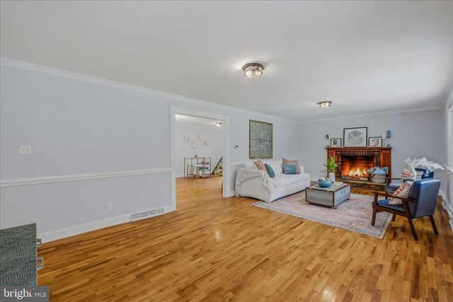 930 CHESTNUT HILL RD, Harpers Ferry, WV 25425
