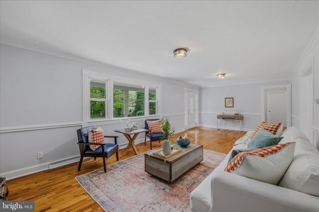 930 CHESTNUT HILL RD, Harpers Ferry, WV 25425