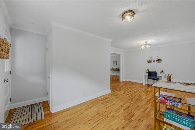 930 CHESTNUT HILL RD, Harpers Ferry, WV 25425