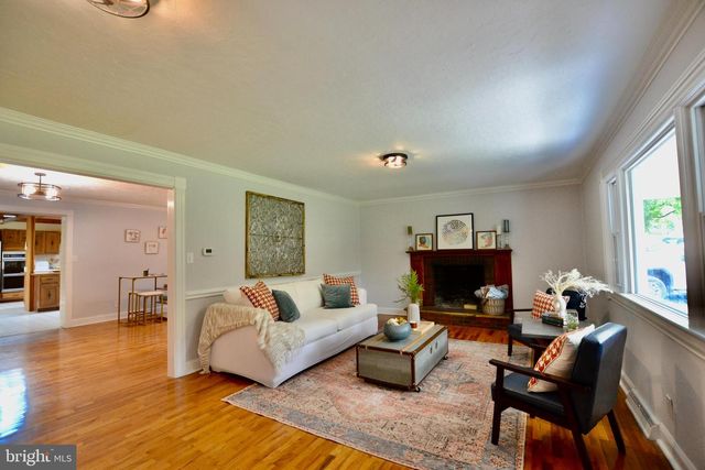 930 CHESTNUT HILL RD, Harpers Ferry, WV 25425