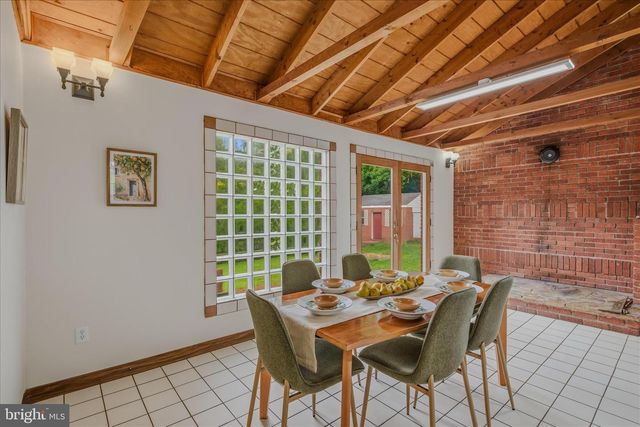 930 CHESTNUT HILL RD, Harpers Ferry, WV 25425