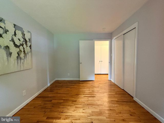930 CHESTNUT HILL RD, Harpers Ferry, WV 25425