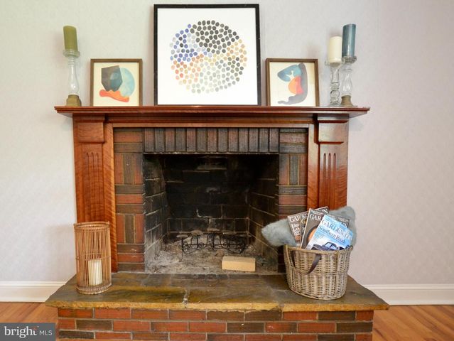 930 CHESTNUT HILL RD, Harpers Ferry, WV 25425