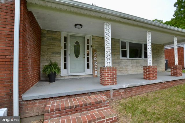 930 CHESTNUT HILL RD, Harpers Ferry, WV 25425