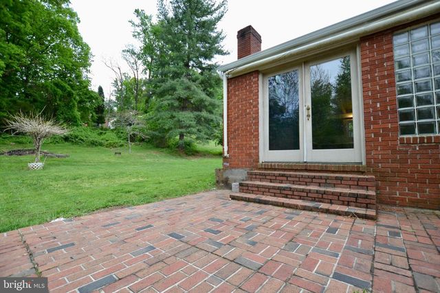 930 CHESTNUT HILL RD, Harpers Ferry, WV 25425