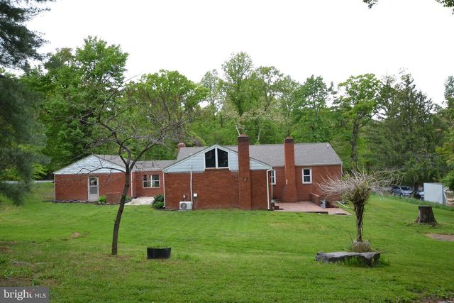 930 CHESTNUT HILL RD, Harpers Ferry, WV 25425