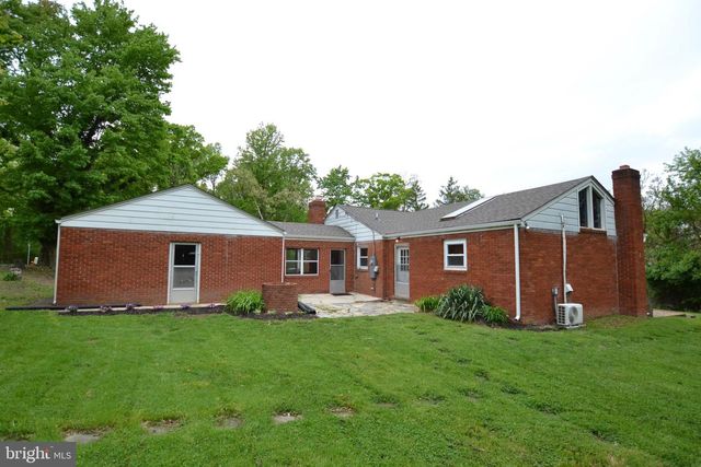 930 CHESTNUT HILL RD, Harpers Ferry, WV 25425