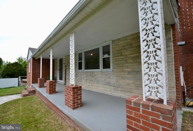 930 CHESTNUT HILL RD, Harpers Ferry, WV 25425