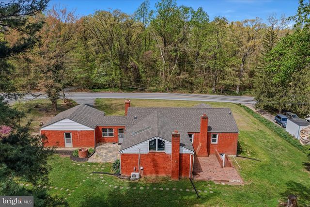 930 CHESTNUT HILL RD, Harpers Ferry, WV 25425