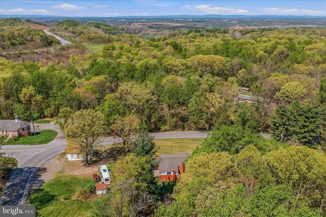 930 CHESTNUT HILL RD, Harpers Ferry, WV 25425
