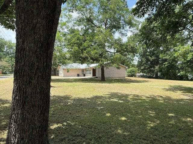 131 SE 7th Street, Cooper, TX 75432