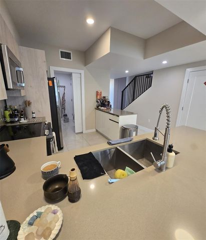 5503 W Oak Way 5503, Dania Beach, FL 33314