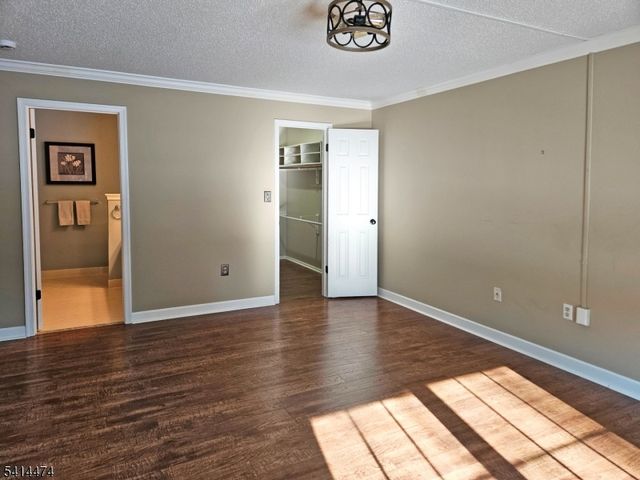 428 Azalea Terrace, Branchburg Twp., NJ 08876