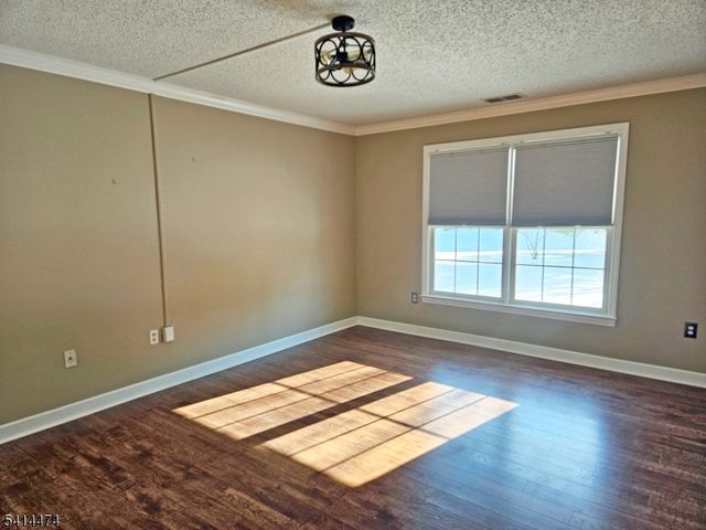 428 Azalea Terrace, Branchburg Twp., NJ 08876