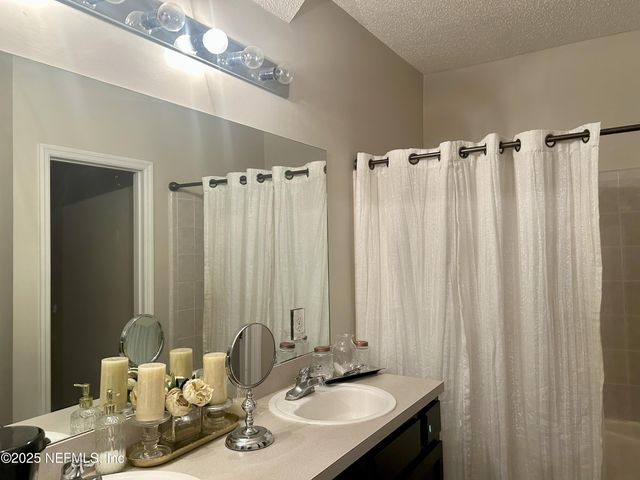 8635 RIBBON FALLS Lane, Jacksonville, FL 32244