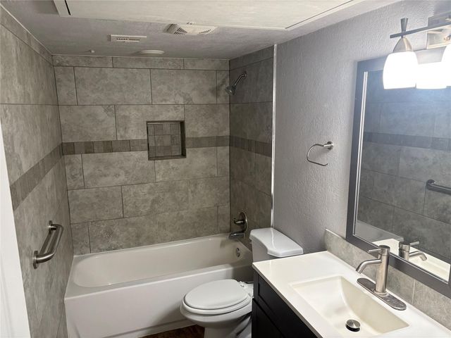 9707 Richmond Avenue 96, Houston, TX 77042