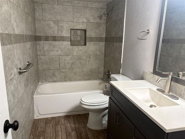 9707 Richmond Avenue 96, Houston, TX 77042